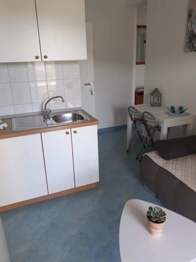 Apartments Lozina Drvenik  Kültér fotó