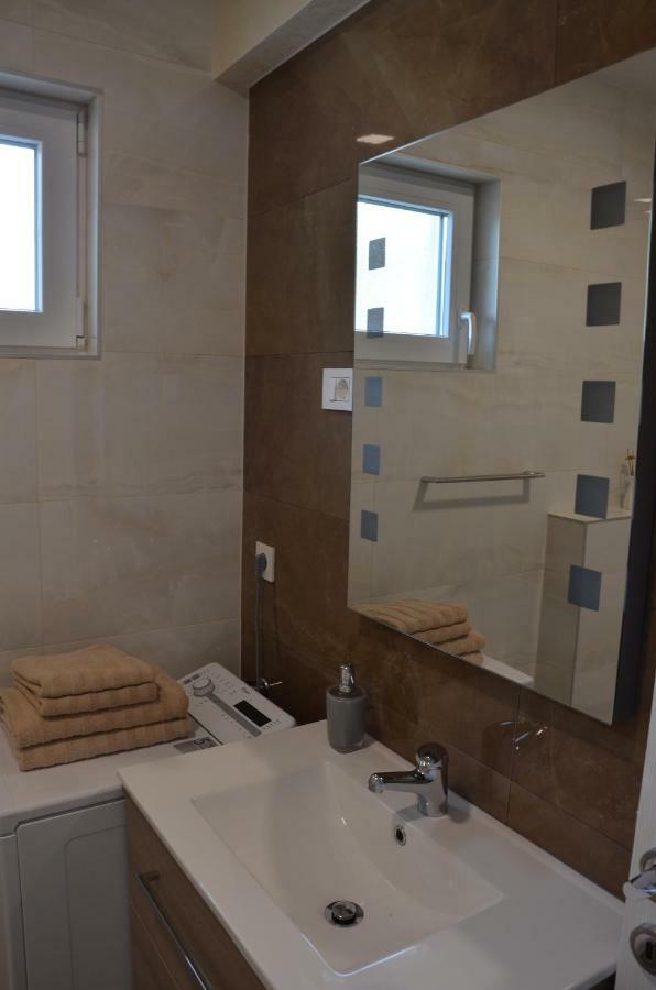 Apartments Lozina Drvenik  Kültér fotó