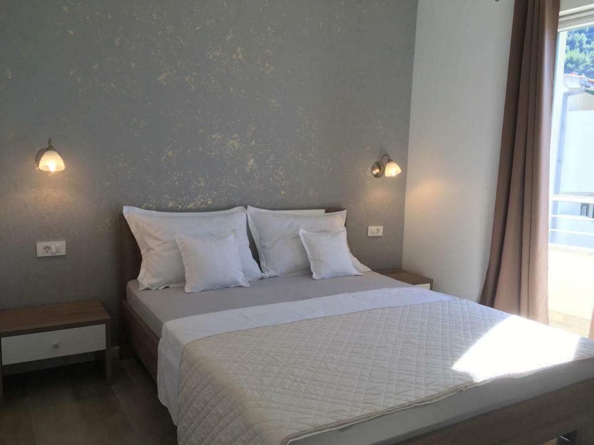 Apartments Lozina Drvenik  Kültér fotó